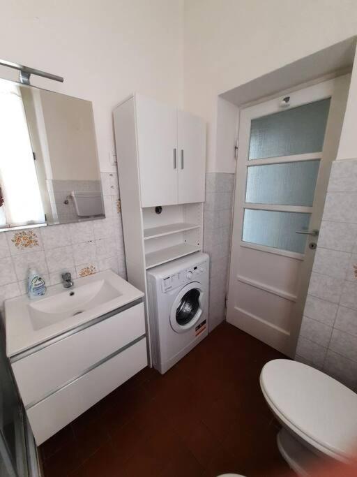 Appartamento Vicino Ospedale Con Self Check-In Parma Exterior foto